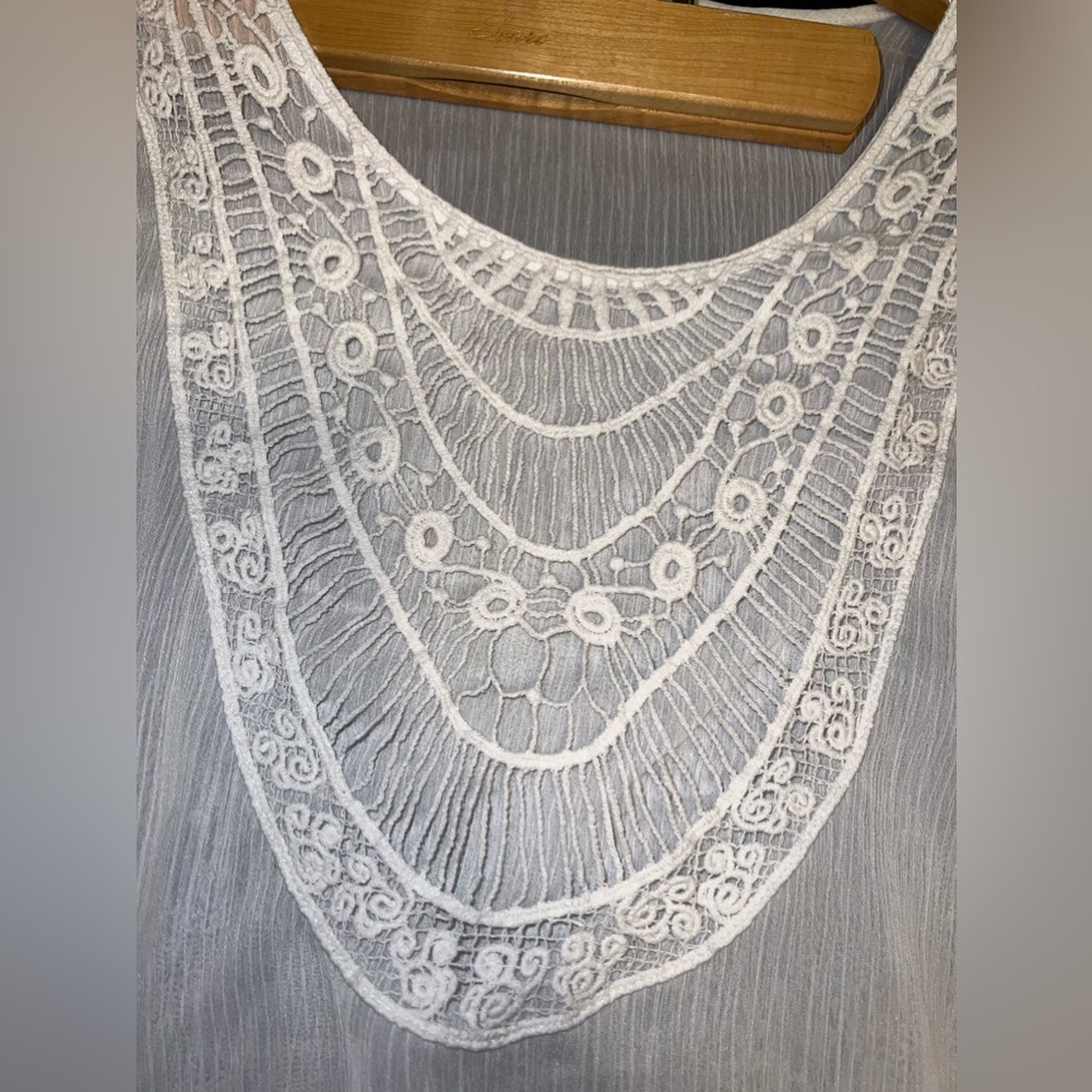 APT 9 White Crochet Trim Flowy Sleeve Sheer Women's Top Sz XL EUC - Picture 4 of 6